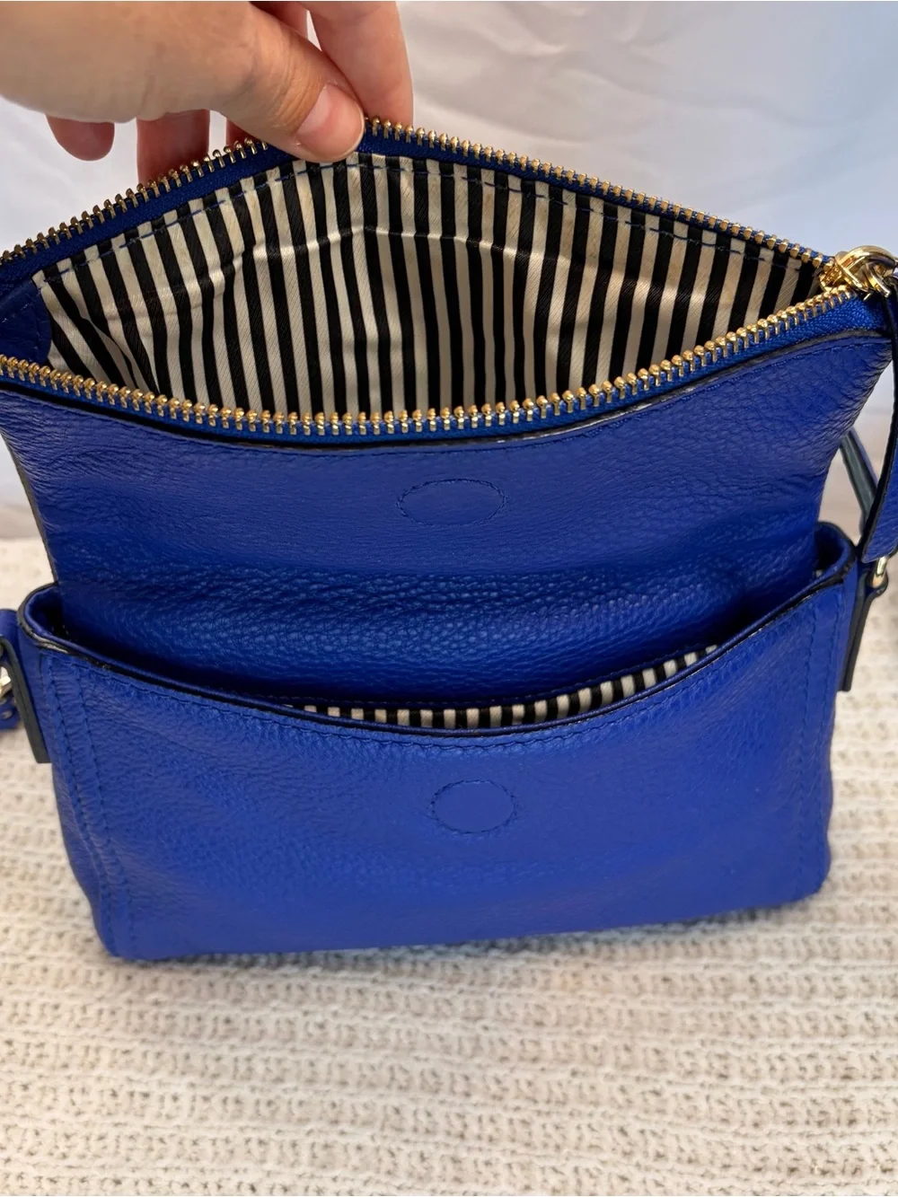 kate spade cobalt blue pebbled leather crossbody bag